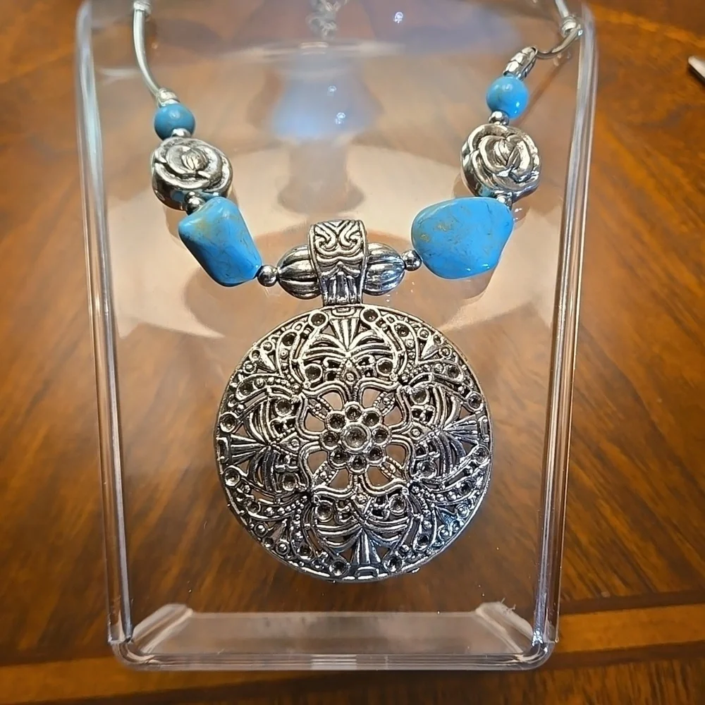 Retro Ethnic Style Hidden Silver Design Hollow Carved Turquoise Necklace